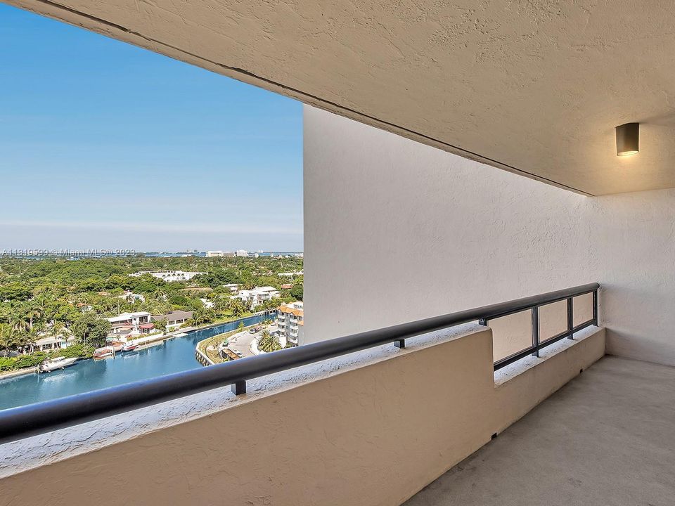 Recently Rented: $2,800 (1 beds, 1 baths, 848 Square Feet)