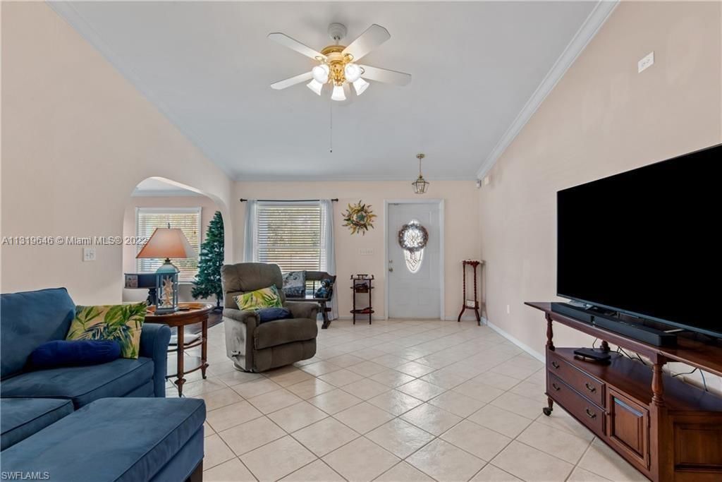 Recently Sold: $595,500 (3 beds, 2 baths, 1935 Square Feet)