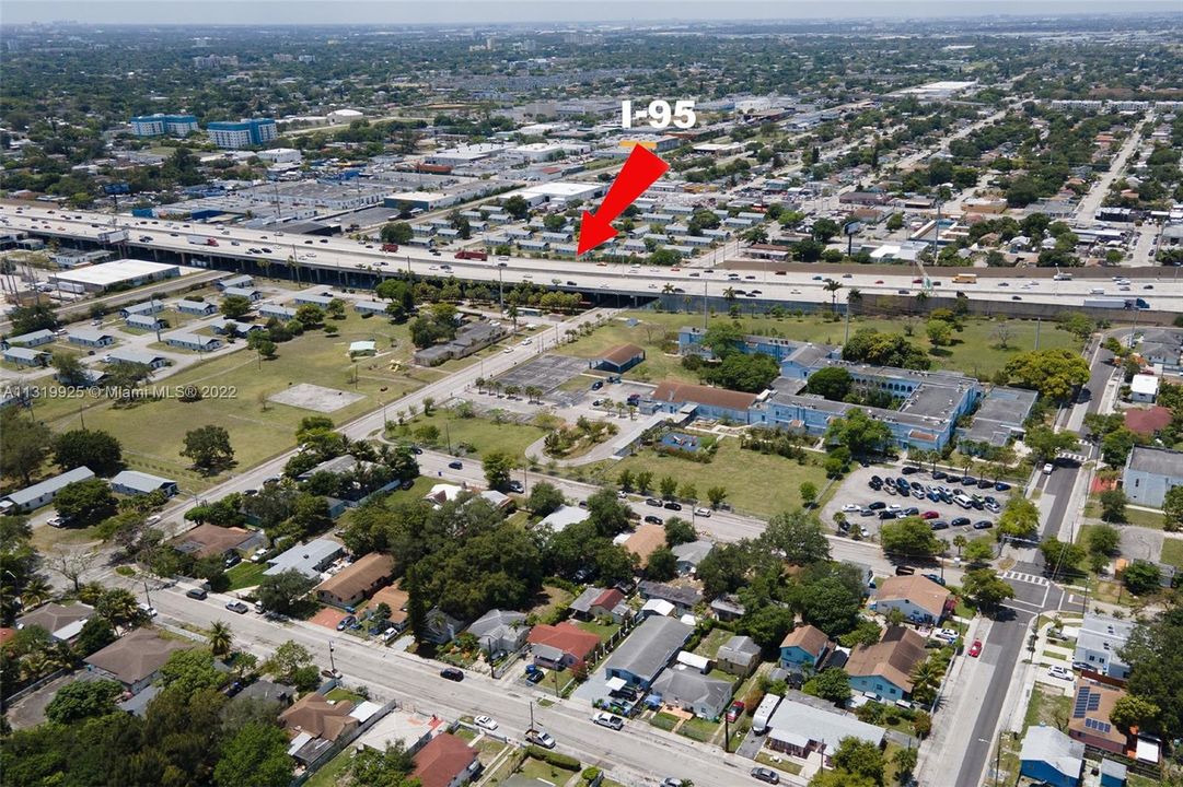 最近售出: $750,000 (0 贝兹, 0 浴室, 0 平方英尺)