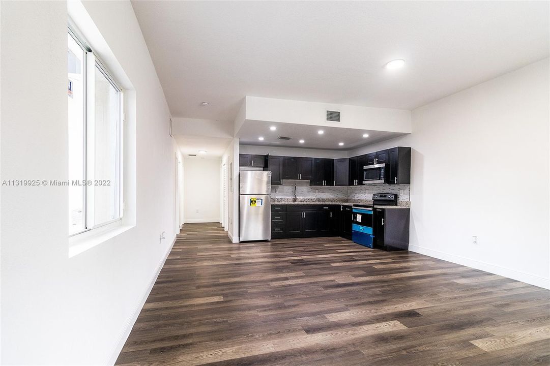 最近售出: $750,000 (0 贝兹, 0 浴室, 0 平方英尺)