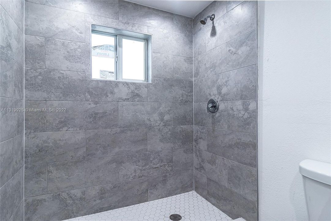 最近售出: $750,000 (0 贝兹, 0 浴室, 0 平方英尺)