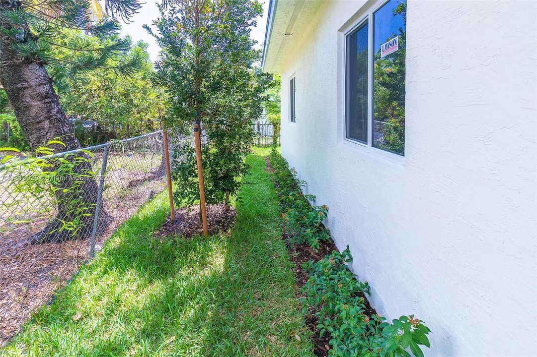 最近售出: $750,000 (0 贝兹, 0 浴室, 0 平方英尺)