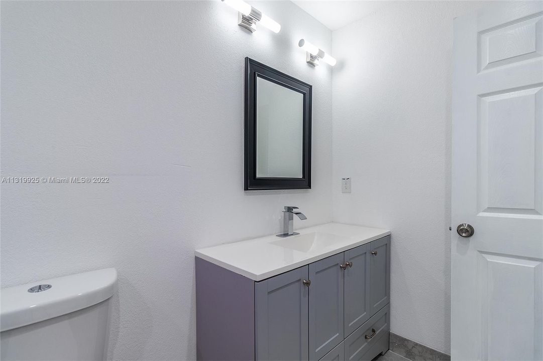 最近售出: $750,000 (0 贝兹, 0 浴室, 0 平方英尺)