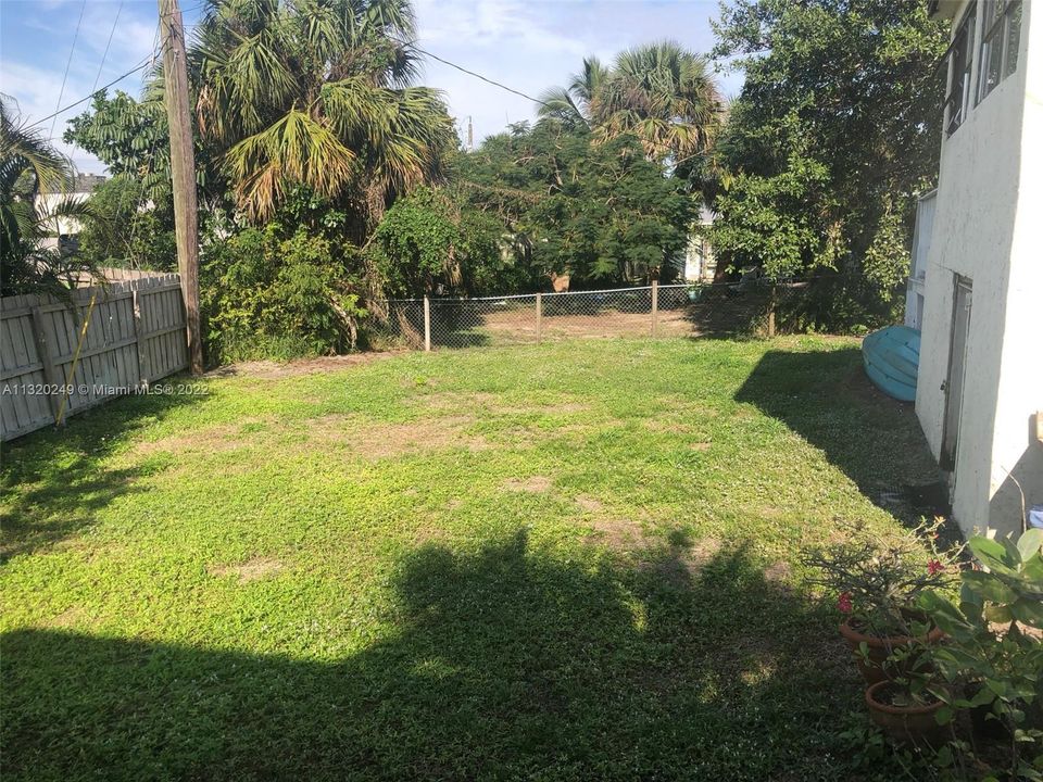 Recently Sold: $349,000 (3 beds, 2 baths, 1248 Square Feet)