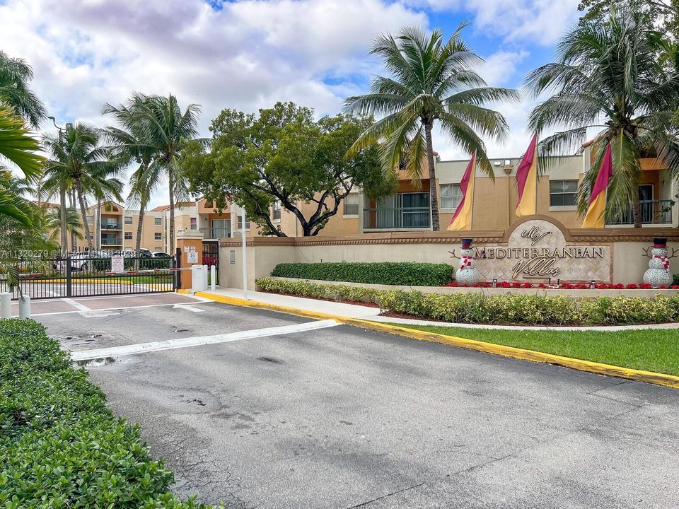 Recently Sold: $230,000 (2 beds, 2 baths, 950 Square Feet)