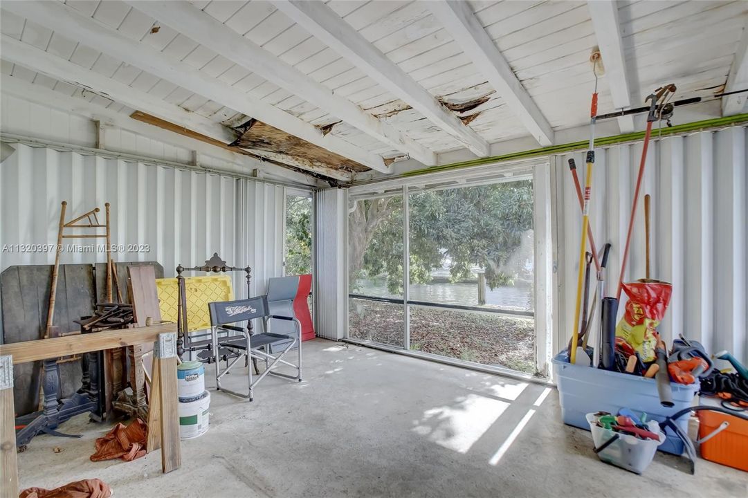 For Sale: $900,000 (3 beds, 2 baths, 1560 Square Feet)