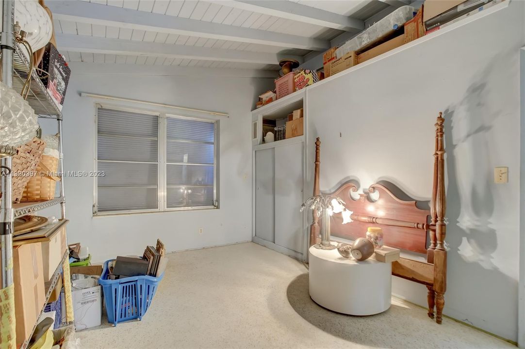 For Sale: $900,000 (3 beds, 2 baths, 1560 Square Feet)