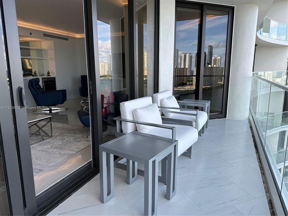 Recently Sold: $1,850,000 (3 beds, 4 baths, 2670 Square Feet)