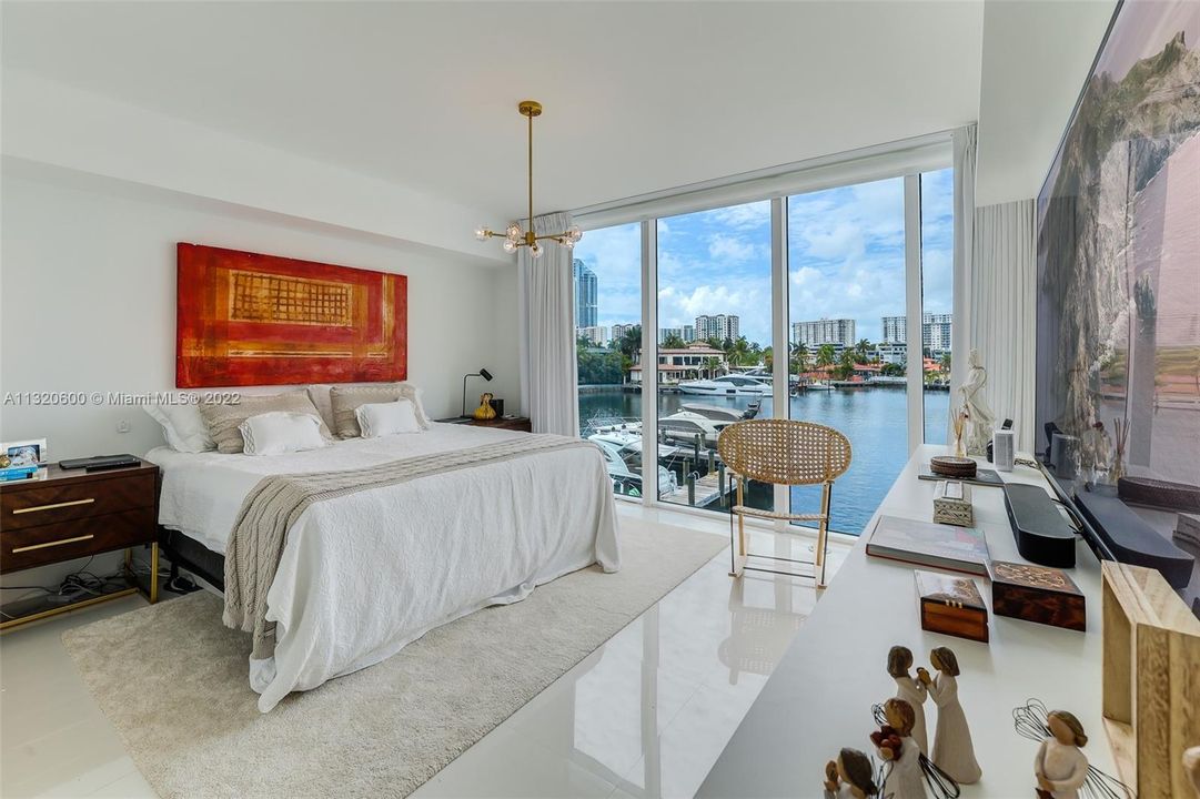 Recently Sold: $1,150,000 (3 beds, 3 baths, 1408 Square Feet)