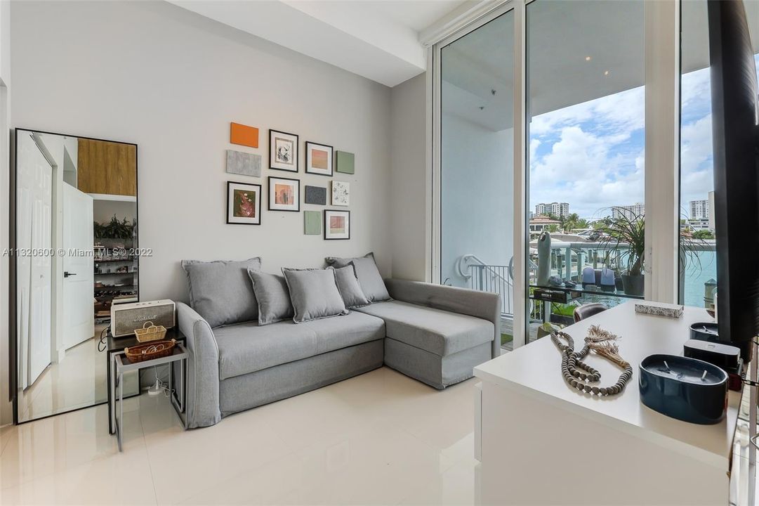 Recently Sold: $1,150,000 (3 beds, 3 baths, 1408 Square Feet)