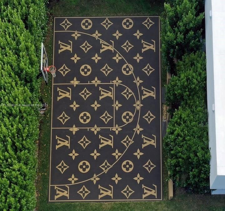 Recientemente alquilado: $35,000 (4 camas, 4 baños, 5000 Pies cuadrados)