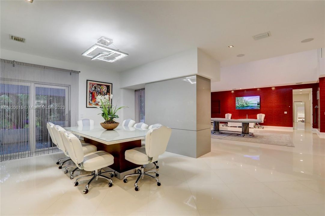 Recientemente alquilado: $35,000 (4 camas, 4 baños, 5000 Pies cuadrados)