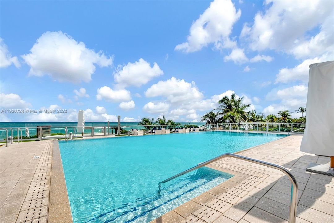 Recently Sold: $3,650,000 (2 beds, 4 baths, 2703 Square Feet)