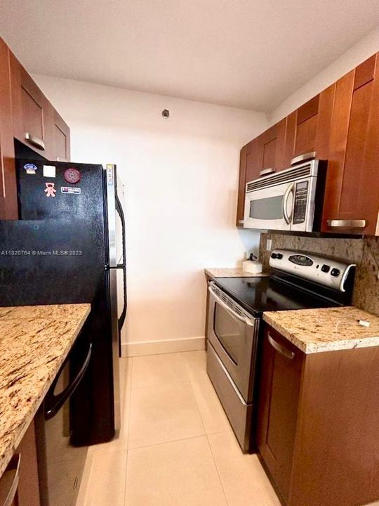 Recently Sold: $528,000 (1 beds, 1 baths, 845 Square Feet)