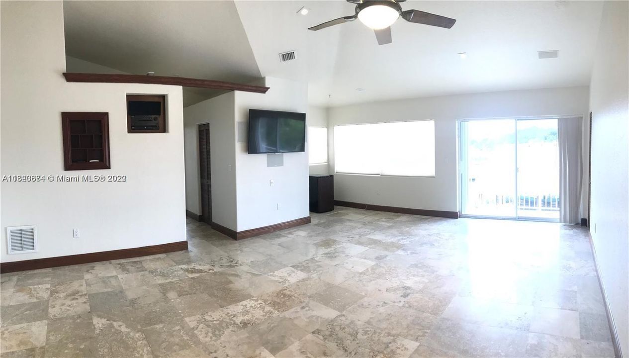 Недавно арендовано: $9,500 (8 спален, 5 ванн, 5131 Квадратных фут)
