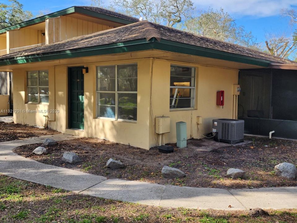 Недавно продано: $103,500 (1 спален, 1 ванн, 0 Квадратных фут)