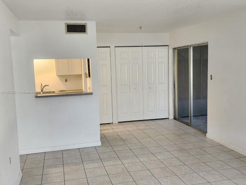 Недавно продано: $103,500 (1 спален, 1 ванн, 0 Квадратных фут)