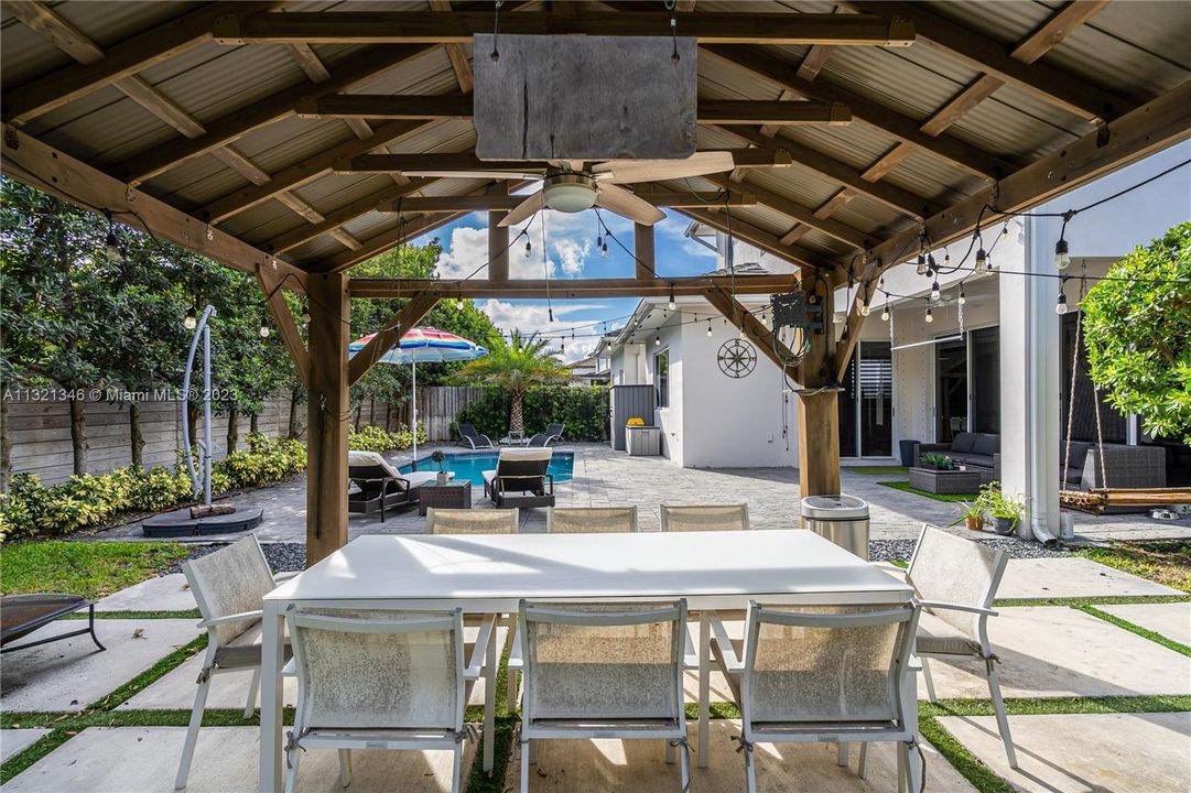 Recently Rented: $6,800 (5 beds, 4 baths, 3491 Square Feet)