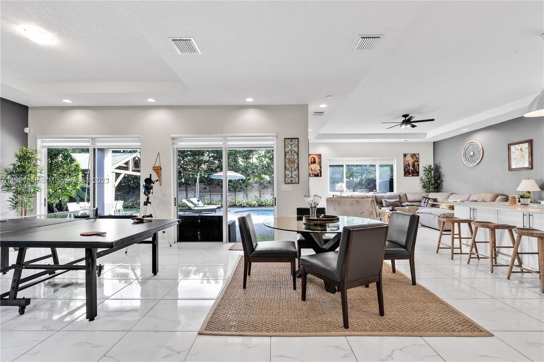 Recently Rented: $6,800 (5 beds, 4 baths, 3491 Square Feet)