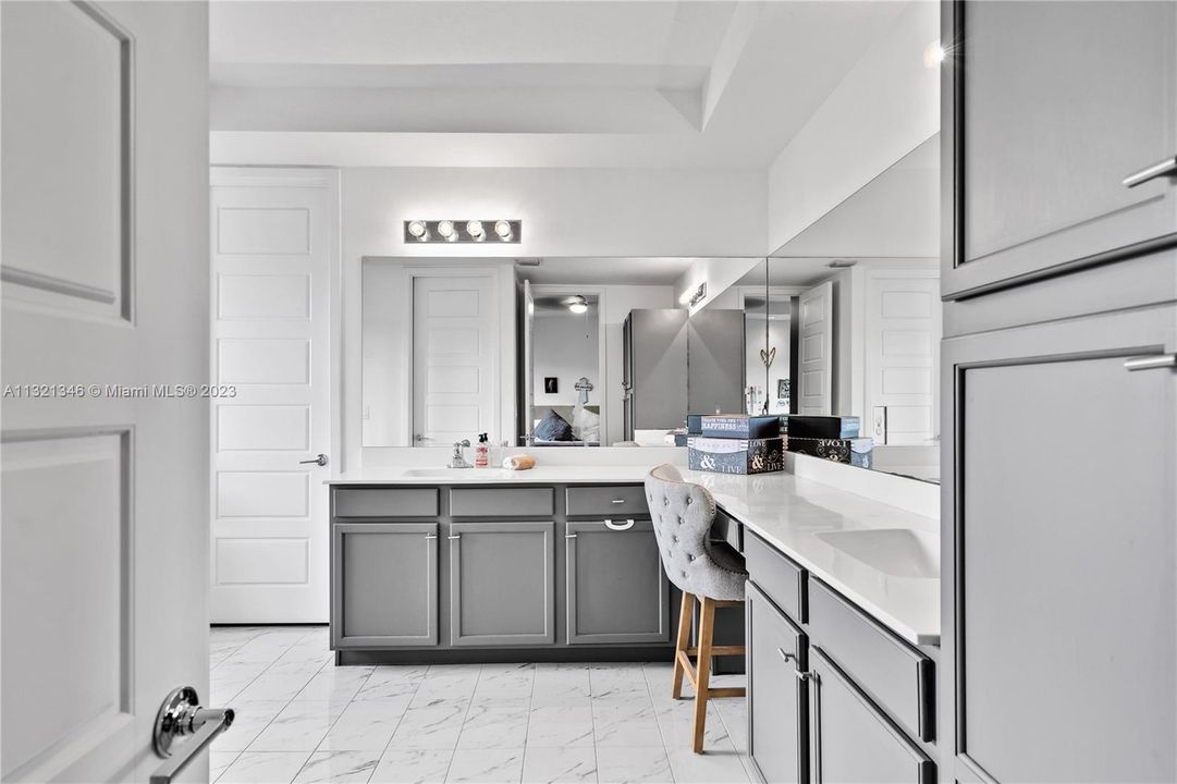 Recently Rented: $6,800 (5 beds, 4 baths, 3491 Square Feet)