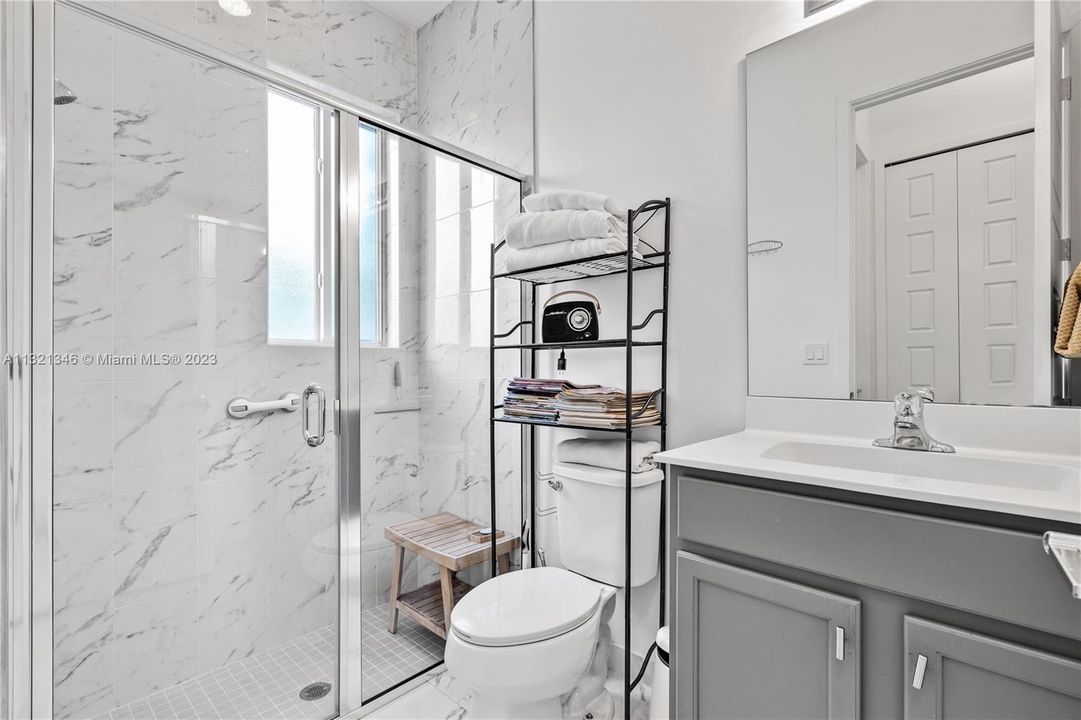 Recently Rented: $6,800 (5 beds, 4 baths, 3491 Square Feet)