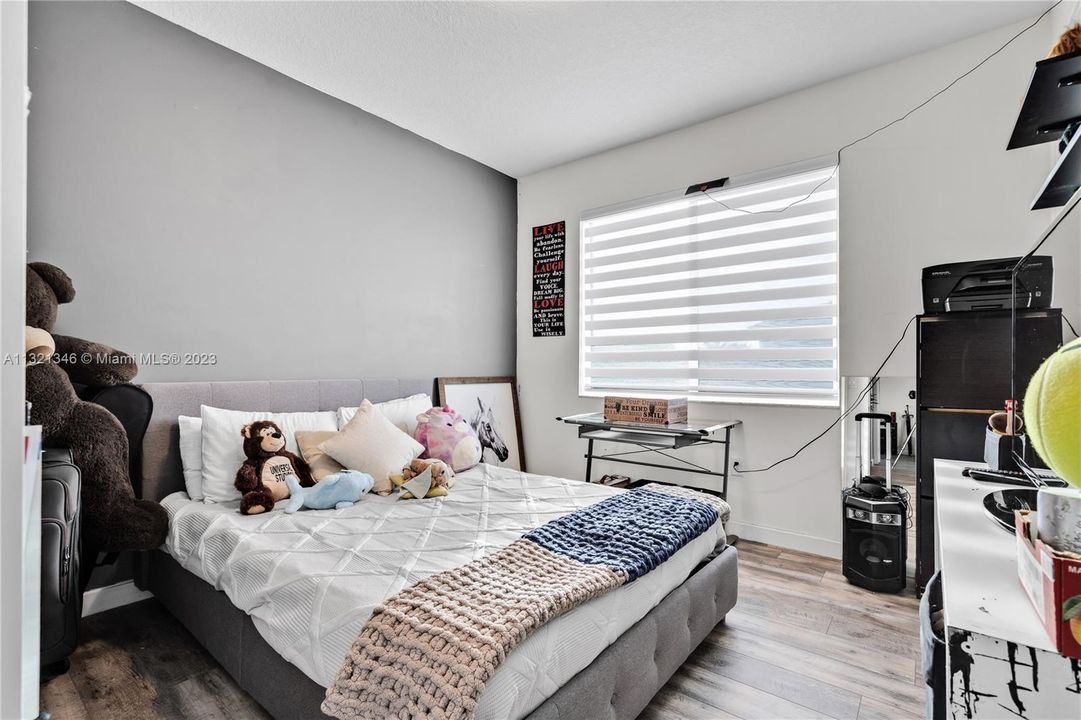 Recently Rented: $6,800 (5 beds, 4 baths, 3491 Square Feet)