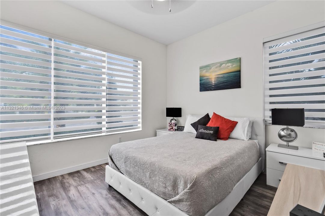 Recently Rented: $6,800 (5 beds, 4 baths, 3491 Square Feet)