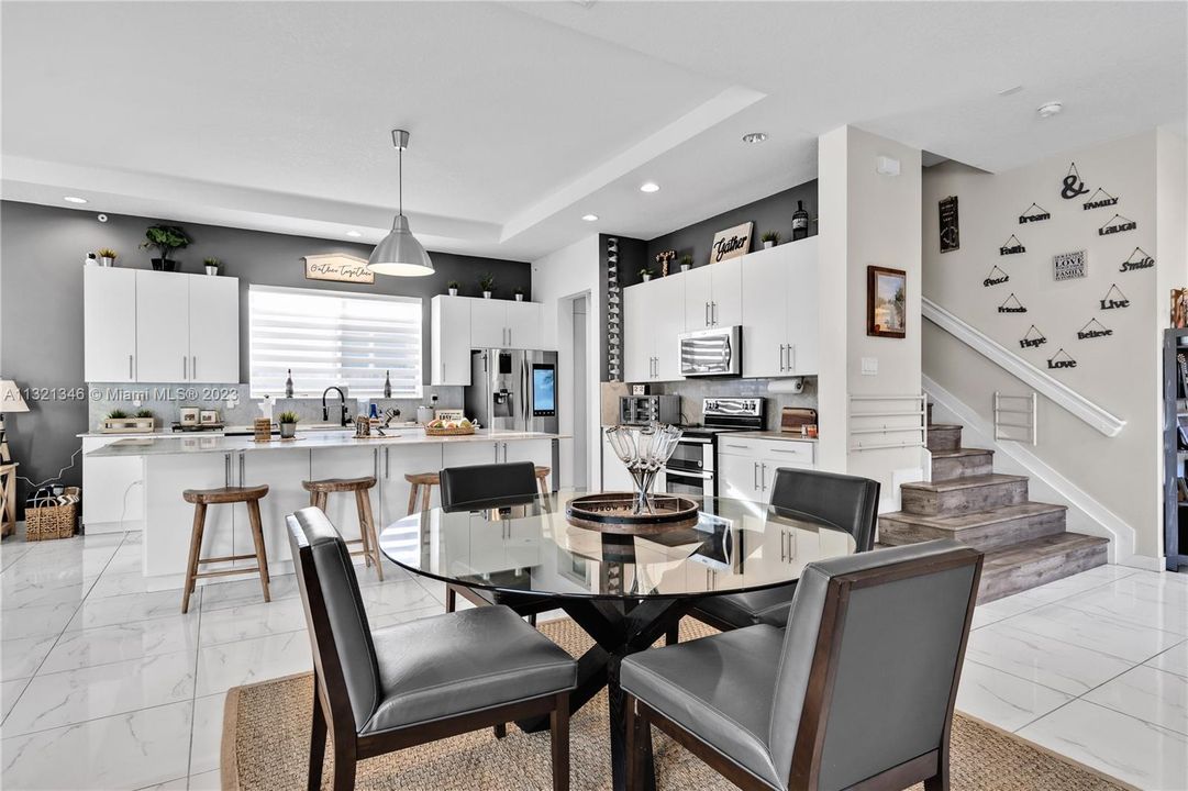 Recently Rented: $6,800 (5 beds, 4 baths, 3491 Square Feet)