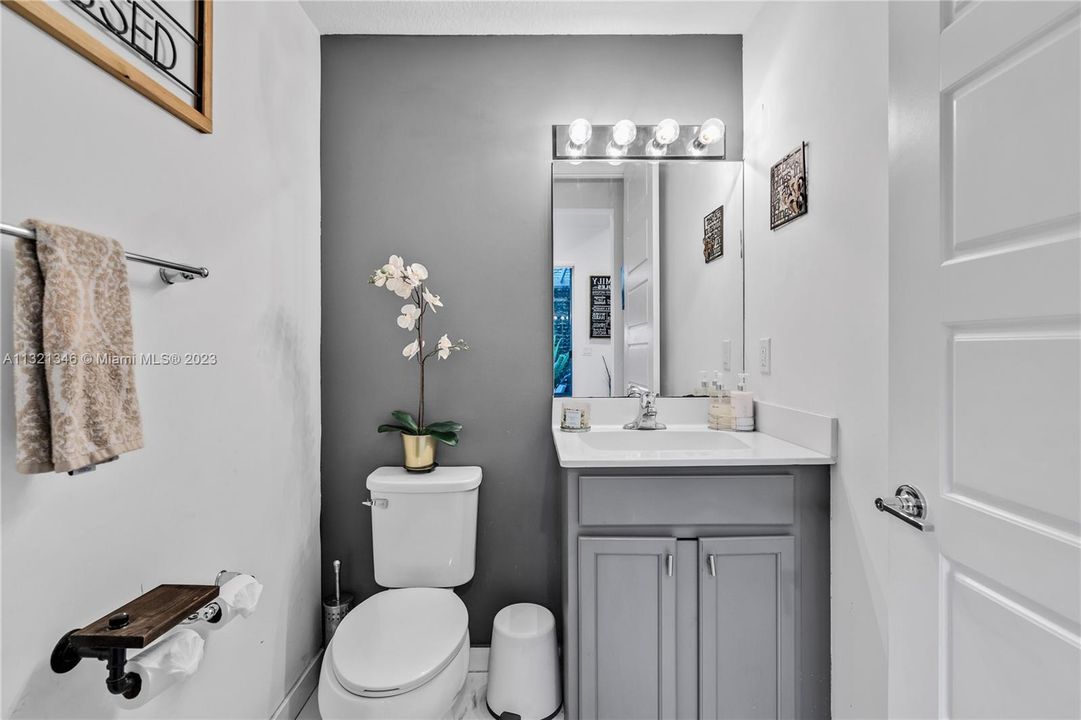 Recently Rented: $6,800 (5 beds, 4 baths, 3491 Square Feet)