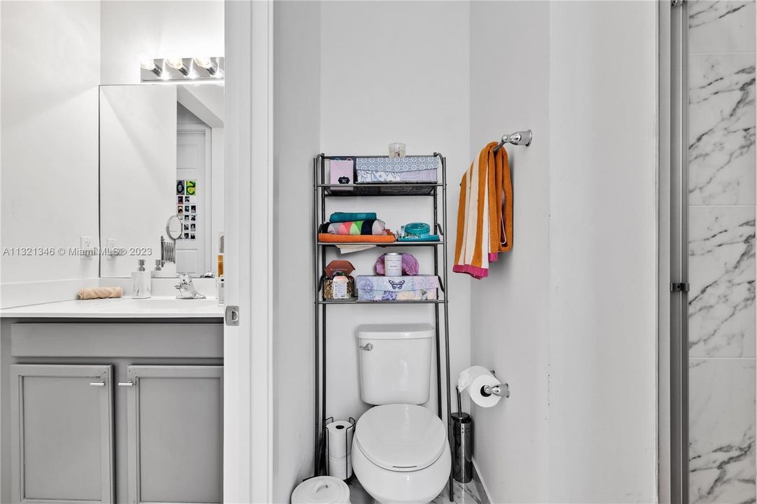 Recently Rented: $6,800 (5 beds, 4 baths, 3491 Square Feet)