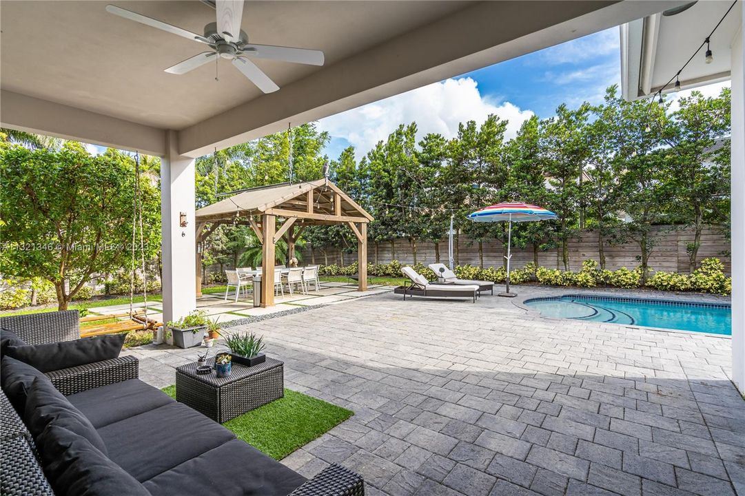 Recently Rented: $6,800 (5 beds, 4 baths, 3491 Square Feet)