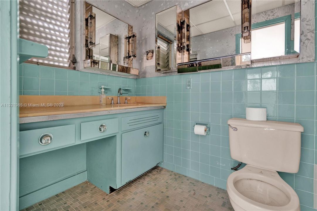 最近售出: $420,000 (2 贝兹, 2 浴室, 1450 平方英尺)