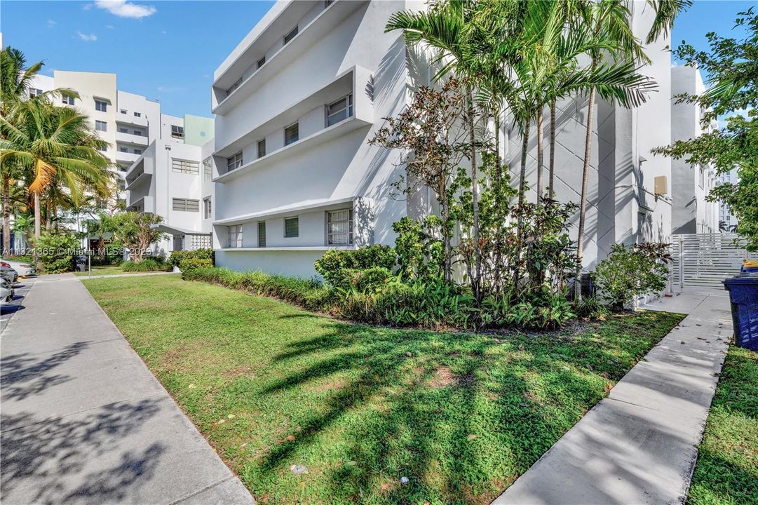 Recently Sold: $420,000 (2 beds, 2 baths, 1450 Square Feet)