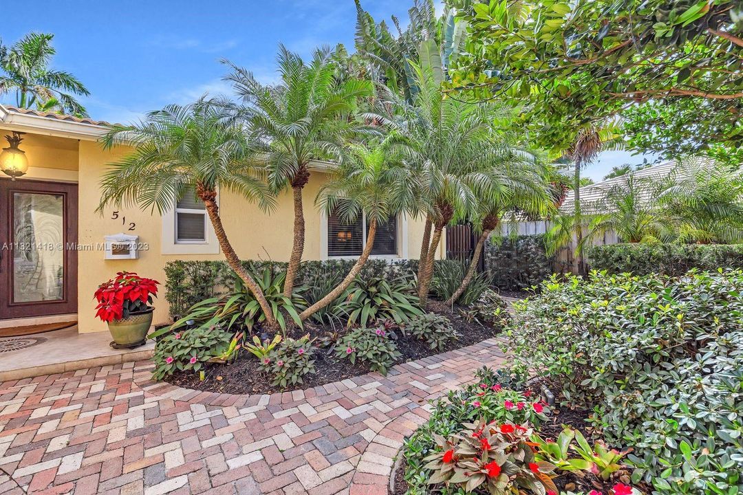 Recently Sold: $1,300,000 (3 beds, 2 baths, 1773 Square Feet)