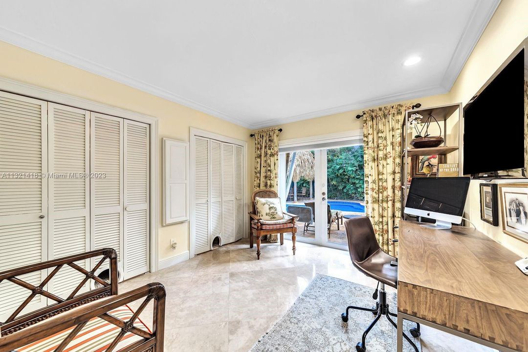 Recently Sold: $1,300,000 (3 beds, 2 baths, 1773 Square Feet)