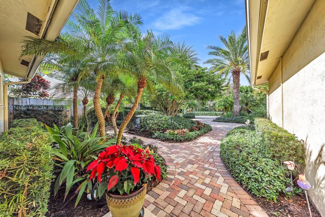 Recently Sold: $1,300,000 (3 beds, 2 baths, 1773 Square Feet)