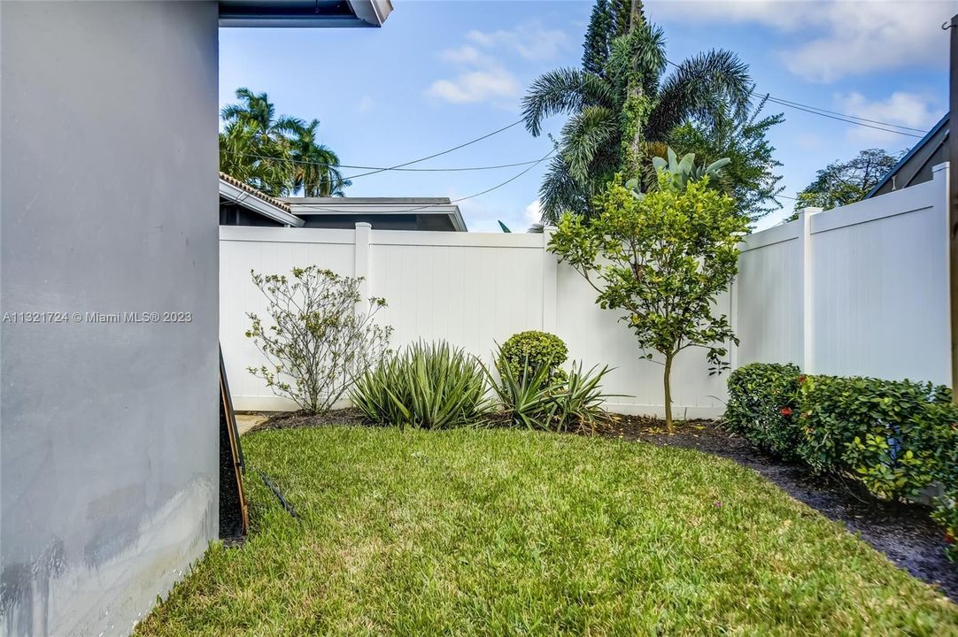 Vendido Recientemente: $749,000 (0 camas, 0 baños, 1763 Pies cuadrados)