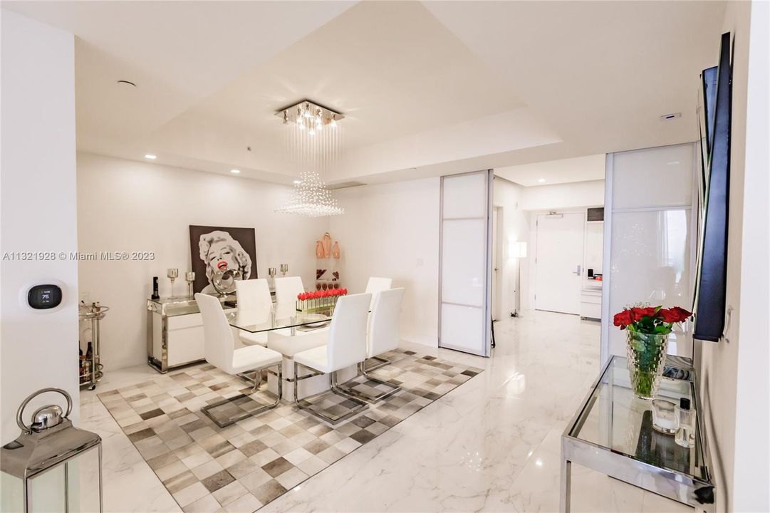 Recently Sold: $1,350,000 (2 beds, 3 baths, 1314 Square Feet)