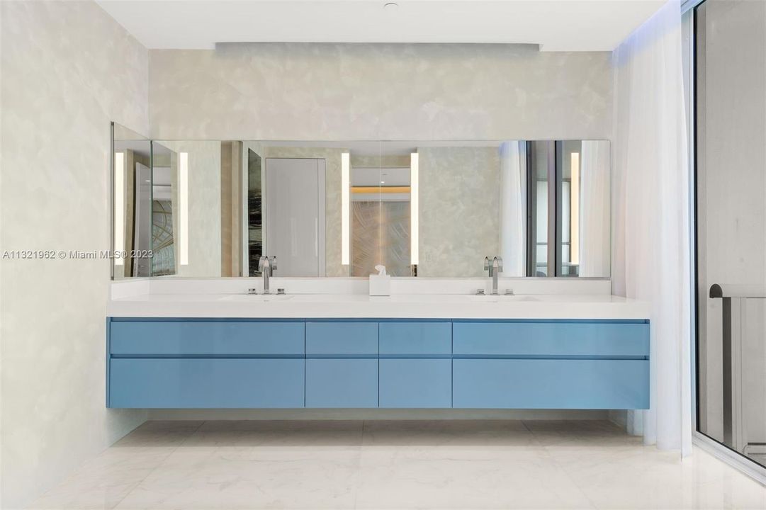 Vendido Recientemente: $9,697,999 (3 camas, 3 baños, 3069 Pies cuadrados)