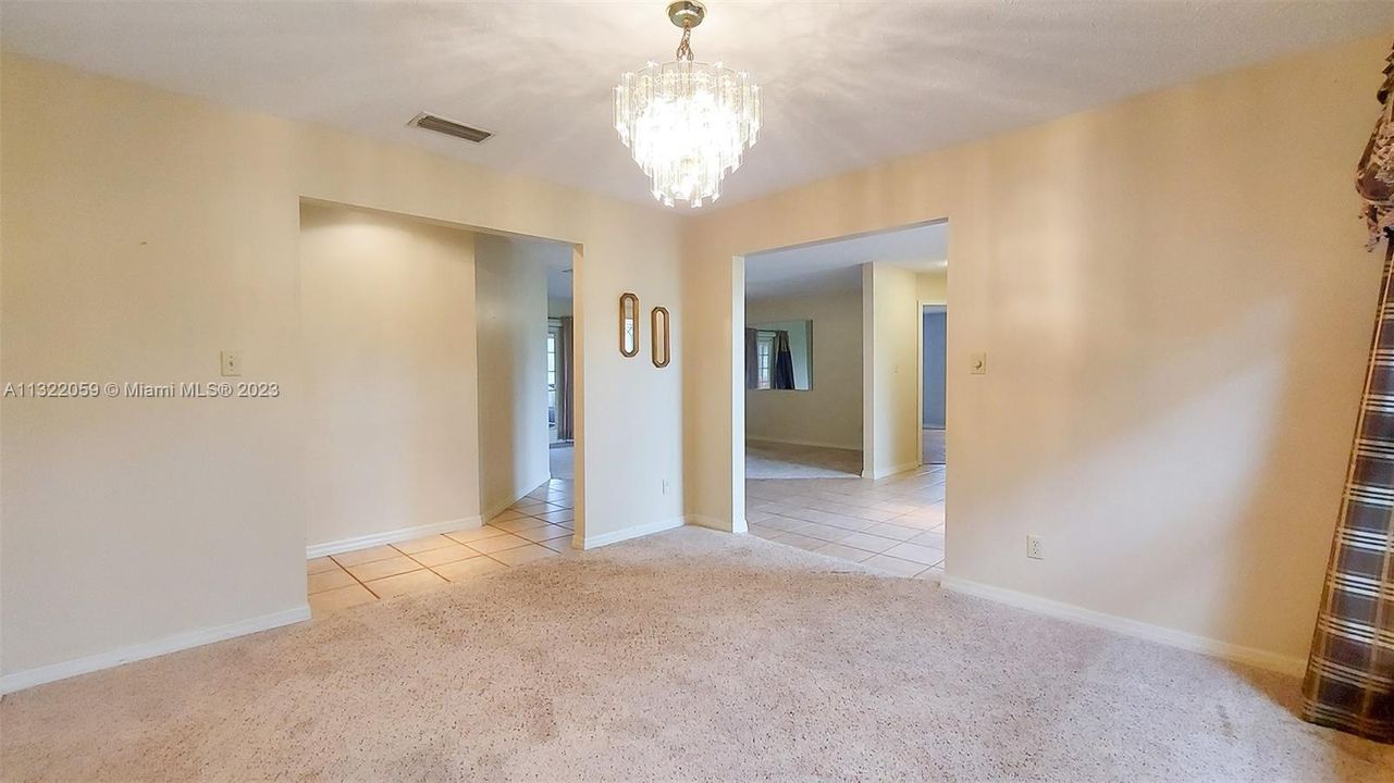Vendido Recientemente: $549,000 (3 camas, 2 baños, 2518 Pies cuadrados)