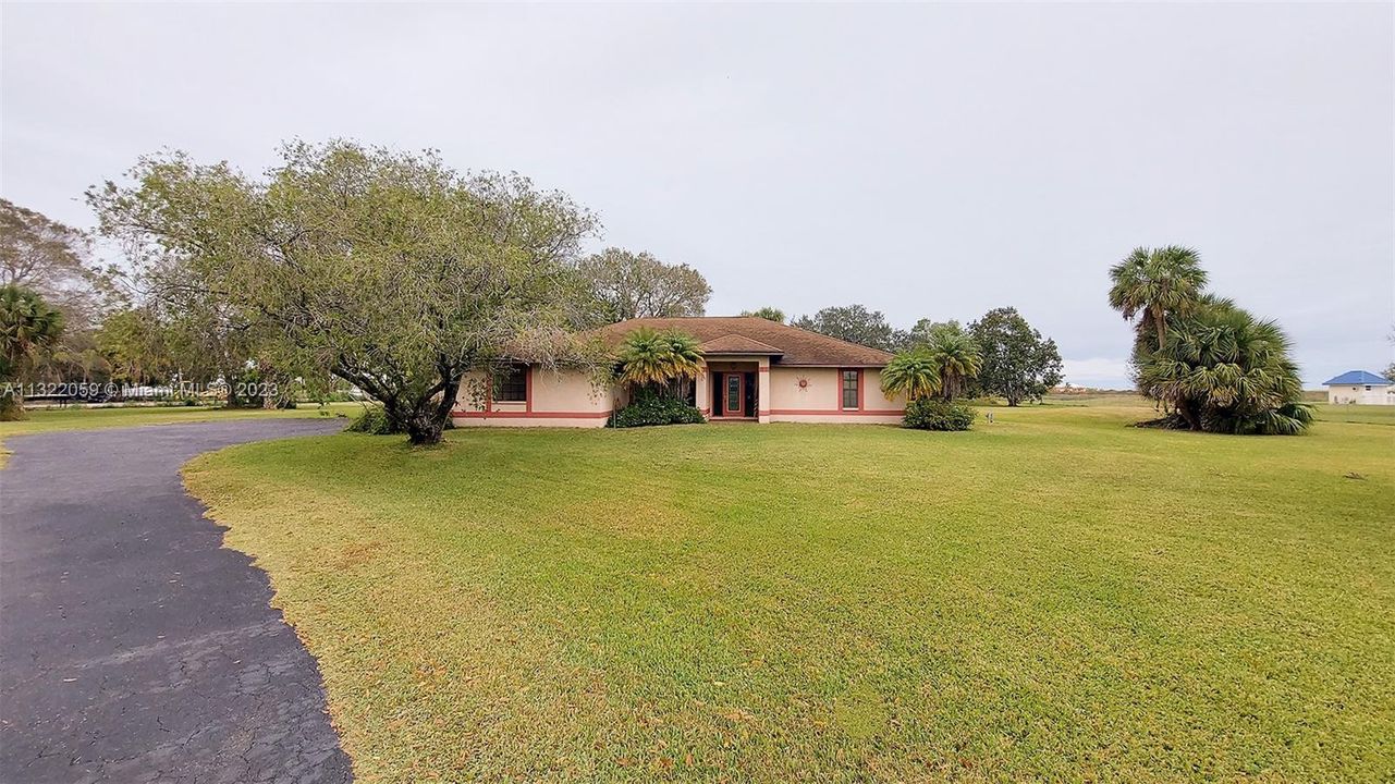 Vendido Recientemente: $549,000 (3 camas, 2 baños, 2518 Pies cuadrados)