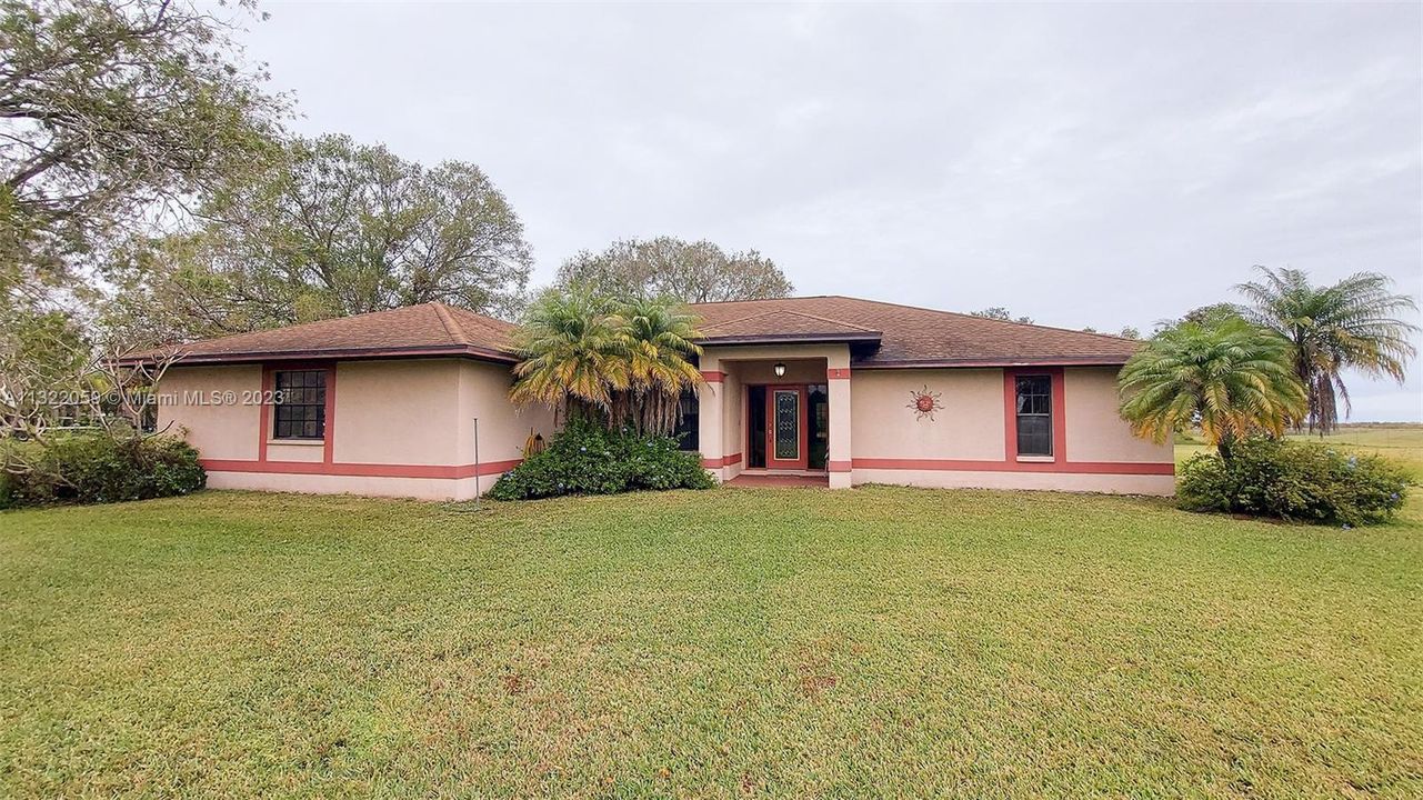 Recently Sold: $549,000 (3 beds, 2 baths, 2518 Square Feet)