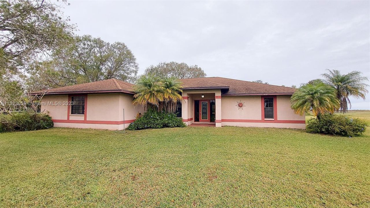Vendido Recientemente: $549,000 (3 camas, 2 baños, 2518 Pies cuadrados)