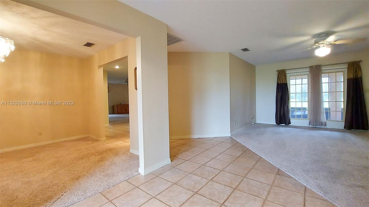 Vendido Recientemente: $549,000 (3 camas, 2 baños, 2518 Pies cuadrados)