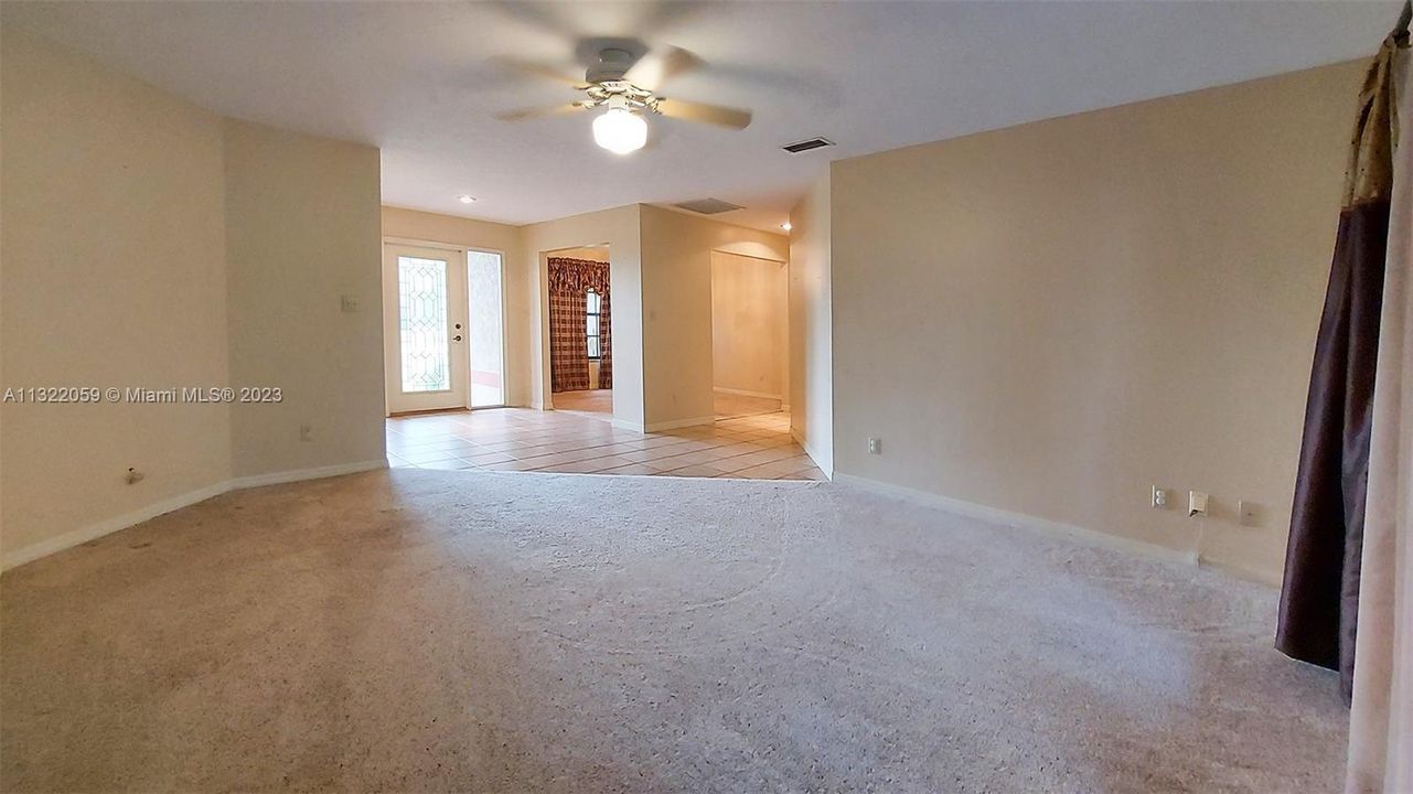 Vendido Recientemente: $549,000 (3 camas, 2 baños, 2518 Pies cuadrados)