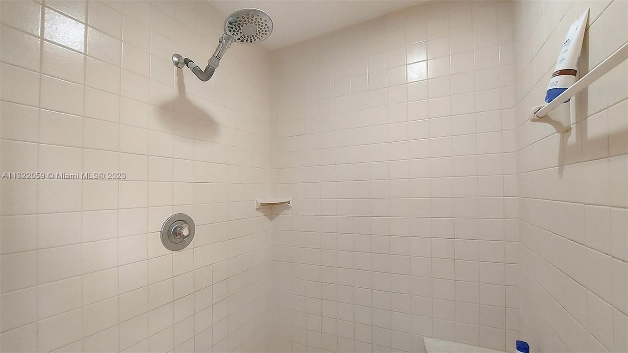 Vendido Recientemente: $549,000 (3 camas, 2 baños, 2518 Pies cuadrados)