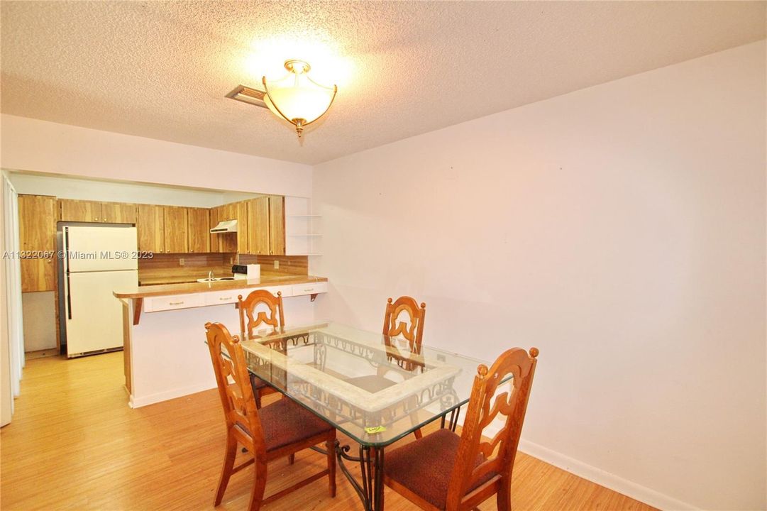 Недавно продано: $105,000 (2 спален, 2 ванн, 0 Квадратных фут)