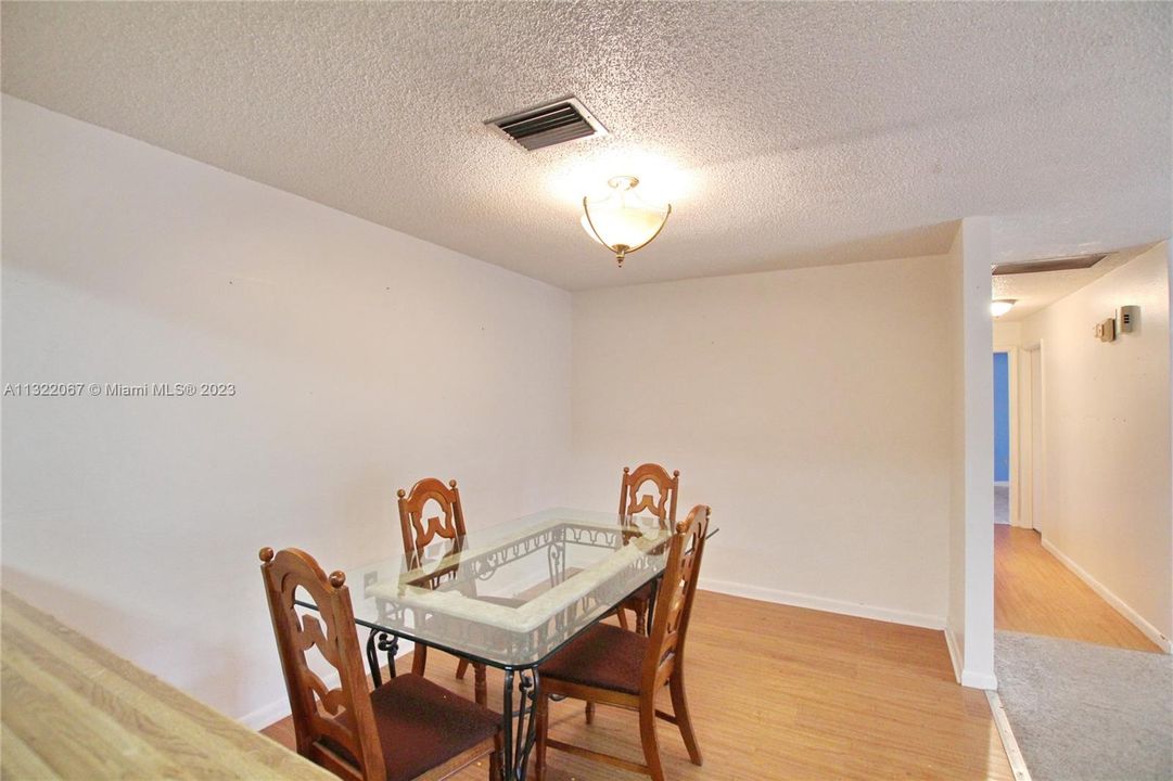 Недавно продано: $105,000 (2 спален, 2 ванн, 0 Квадратных фут)