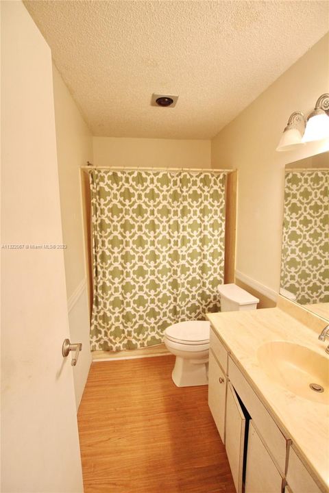 Недавно продано: $105,000 (2 спален, 2 ванн, 0 Квадратных фут)