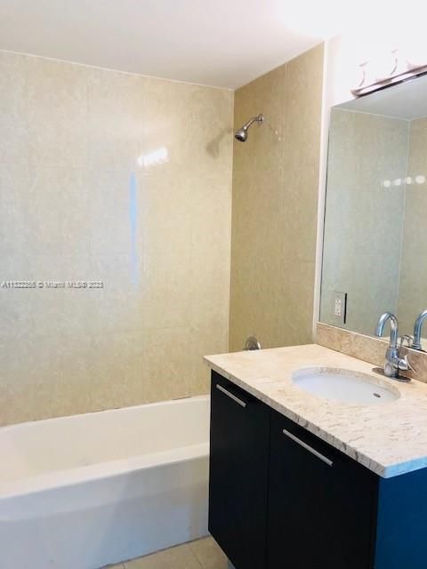 Recently Sold: $655,000 (2 beds, 2 baths, 1363 Square Feet)